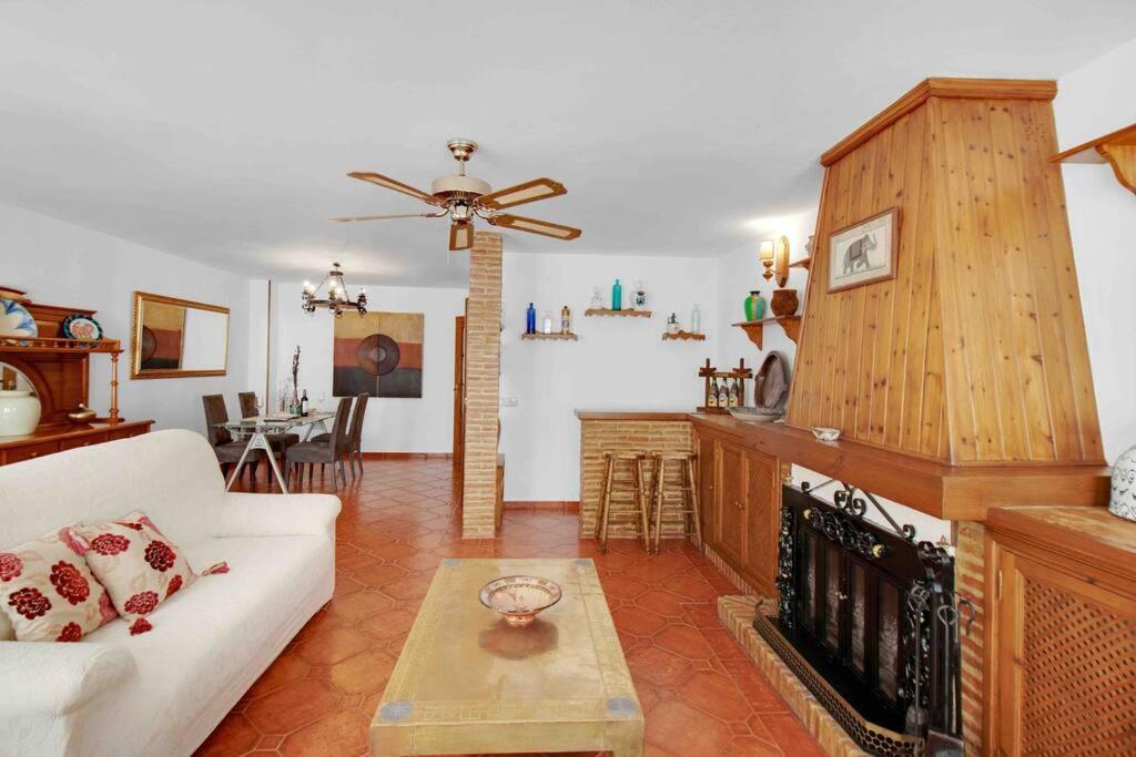 Apartamento Duplex Tematico Andaluz Con Agradable Terraza - El Mirador De Benahavis 2 Exterior foto