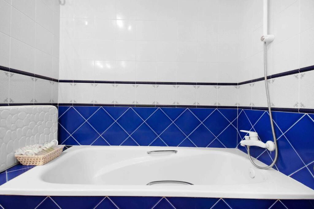 Apartamento Duplex Tematico Andaluz Con Agradable Terraza - El Mirador De Benahavis 2 Exterior foto
